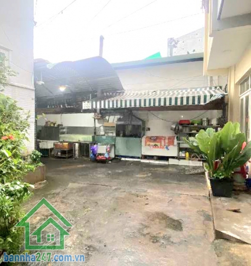 CHỈ 7,3 TỶ – TRUNG TÂM QUẬN 11 – NGUYỄN THỊ NHỎ - HẺM Ô TÔ – SÁT MẶT TIỀN – 4 x 9,2M – 2 TẦNG - 3PN – 2WC Thông tin chi tiết: • Diện tích: 4m x 9,2m (~37m²)