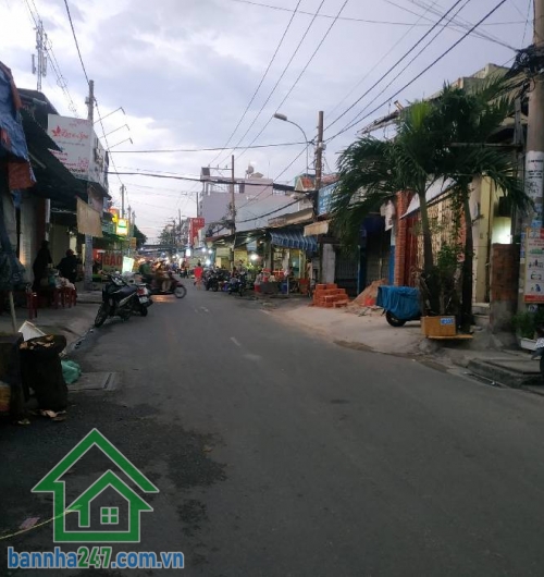 MTKD ĐƯỜNG NHỰA 7M – BÌNH TÂN GIÁP TÂN PHÚ – GẦN AEON TÂN PHÚ DT: 4 x 23m, công nhận 91m², nở hậu nhẹ Kết cấu: 1 trệt + 1 lầu, có 2PN Vị trí: Mặt tiền đường nhựa 7m.