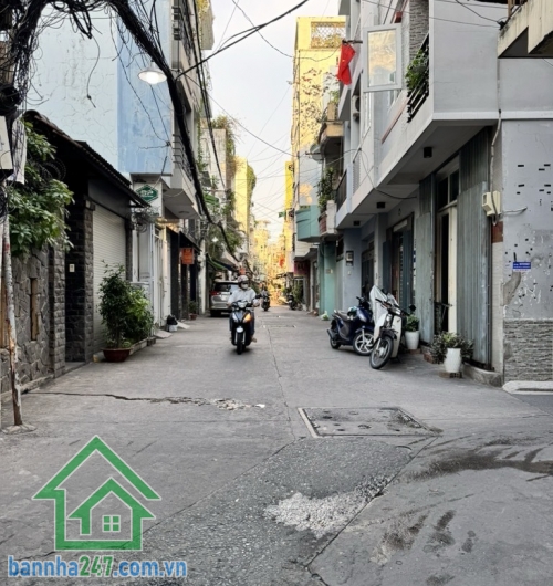 HIẾM – CHỈ 4.2 TỶ – PHÚ NHUẬN – HẺM XE HƠI – FULL NỘI THẤT - SỔ HỒNG RIÊNG Trung tâm Phú Nhuận- Hẻm xe hơi – thông Đoàn Thị Điểm Diện tích: 25m² (2.7 x 11.5m)