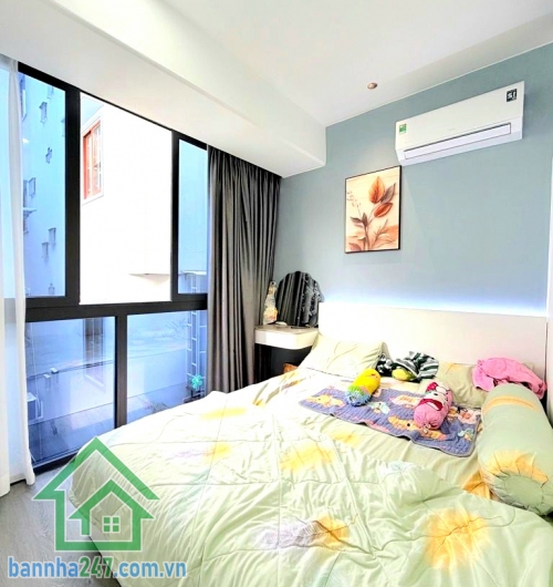 CHỈ 5,1 TỶ – TRUNG TÂM QUẬN 10 – 3 TẦNG – FULL NỘI THẤT - 3PN – 3WC  Nhà đẹp 2 mặt hẻm – vị trí đỉnh – dọn vào ở ngay! Diện tích: 3.5 × 8m – 26m² - 3 tầng - 3PN – 3WC – phòng khách – bếp. Tặng full nội thất – vào ở liền