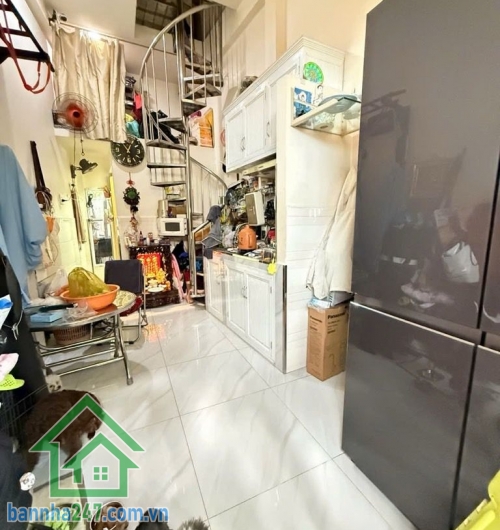 CHỈ 2,5 TỶ (TL) – NHÀ 2 TẦNG GẦN KÊNH TÂN HÓA - GẦN NHÀ THỜ PHÚ BÌNH – Ở NGAY  Gần nhà thờ Phú Bình – khu dân cư an ninh, tiện ích đầy đủ Diện tích: (2,9 x 6)