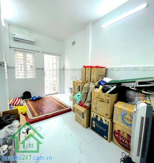 CHỈ 4,15 TỶ – TRUNG TÂM Q3 – HUỲNH TỊNH CỦA – SỔ NỞ HẬU - DTSD : 44M² - 2PN - 2WC Vị trí: Huỳnh Tịnh Của – Quận 3Khu trung tâm, tiện ích xung quanh đầy đủ