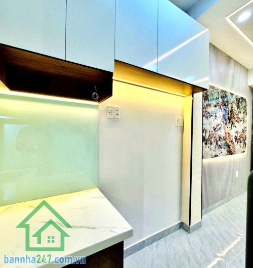 CHỈ 4,6 TỶ – PHAN XÍCH LONG – PHÚ NHUẬN – 3 TẦNG – 3PN - 2WC Căn nhà trung tâm phố ẩm thực – nhỏ gọn nhưng “có võ”! Diện tích: 15m² – sổ vuông vức đẹp. Mob 0933144037