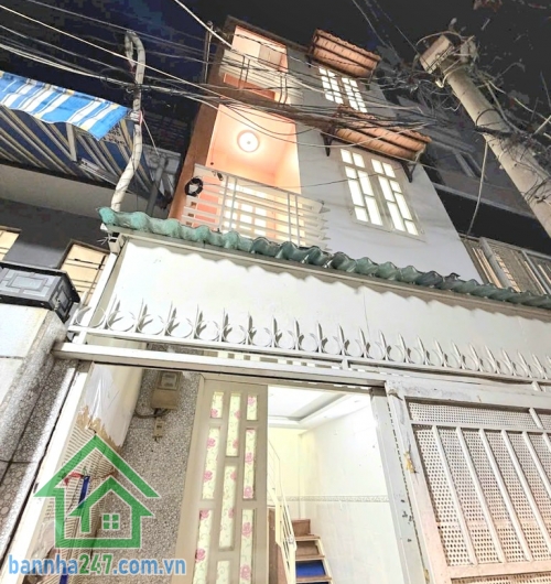 CHỈ 5,18 TỶ – TRUNG TÂM HỒ THỊ KỶ – 3 TẦNG – VỪA Ở VỪA KINH DOANH  Căn nhà ngay phố ẩm thực – vị trí cực “đắt giá” – khai thác dòng tiền tốt! Diện tích: 23,5m² Mob 0933144037