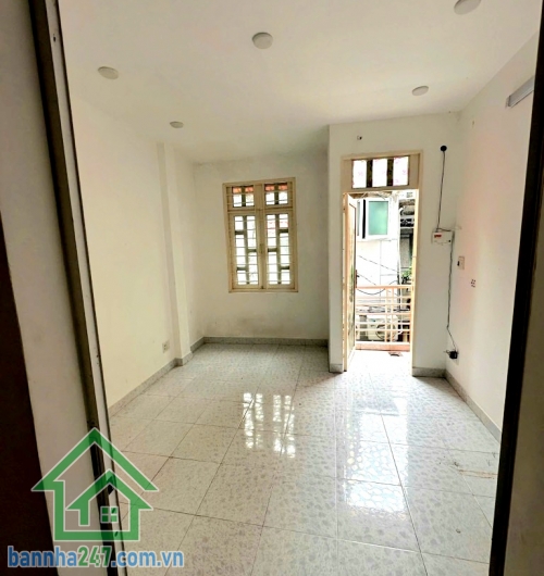 CHỈ 5,18 TỶ – TRUNG TÂM HỒ THỊ KỶ – 3 TẦNG – VỪA Ở VỪA KINH DOANH  Căn nhà ngay phố ẩm thực – vị trí cực “đắt giá” – khai thác dòng tiền tốt! Diện tích: 23,5m² Mob 0933144037