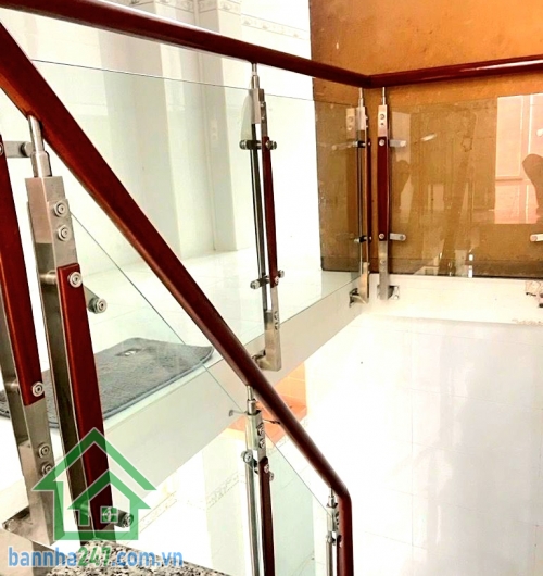 CHỈ 5,5 TỶ (TL) – 2 MẶT HẺM NGÔ GIA TỰ – QUẬN 10 – 41M² - 2PN – 2WC Căn nhà hiếm – 2 mặt thoáng trước sau – ở cực kỳ thoải mái! Diện tích: 41m² (3.3 × 12.5m)  Mob 0933144037