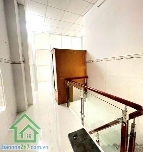 CHỈ 5,5 TỶ (TL) – 2 MẶT HẺM NGÔ GIA TỰ – QUẬN 10 – 41M² - 2PN – 2WC Căn nhà hiếm – 2 mặt thoáng trước sau – ở cực kỳ thoải mái! Diện tích: 41m² (3.3 × 12.5m)  Mob 0933144037