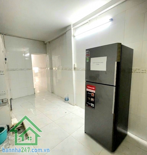 CHỈ 5,5 TỶ (TL) – 2 MẶT HẺM NGÔ GIA TỰ – QUẬN 10 – 41M² - 2PN – 2WC Căn nhà hiếm – 2 mặt thoáng trước sau – ở cực kỳ thoải mái! Diện tích: 41m² (3.3 × 12.5m)  Mob 0933144037