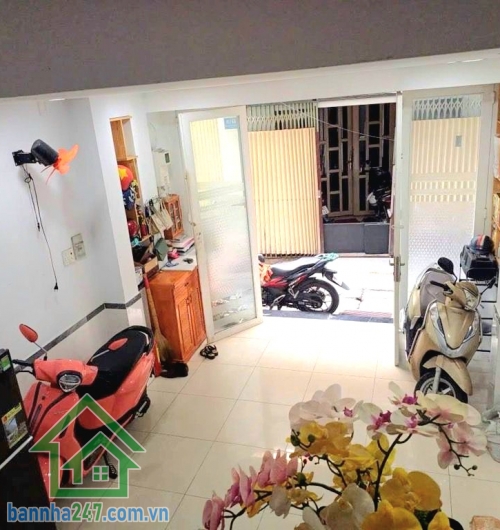 CHỈ 4.8 TỶ – SIÊU PHẨM 5 TẦNG BTCT – NGAY NGÃ TƯ BẢY HIỀN – HẺM THÔNG - 3 PN – 3WC Vị trí cực đẹp ngay khu Bảy Hiền – Đồng Đen – Bàu Cát Khu vực sầm uất, tiện ích bủa vây, di chuyển cực nhanh qua Tân Bình, Quận 10, Phú Nhuận 