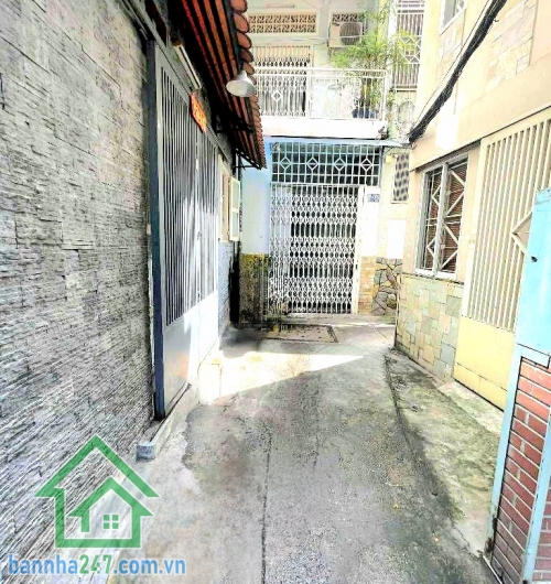 CHỈ 3,9 TỶ – GẦN NGÃ TƯ NGUYỄN TRI PHƯƠNG – BÀ HẠT 2 MẶT HẺM – TRUNG TÂM QUẬN 10 - 24M² - 2 TẦNG BTCT - 2 PN - SHR - HOÀN CÔNG ĐẦY ĐỦ  Vị trí cực đẹp gần Nguyễn Tri Phương – Bà Hạt Gần phố ẩm thực Nguyễn Tri Phương – BV Nhi Đồng 1 Thuận tiện di chuyển Quậ