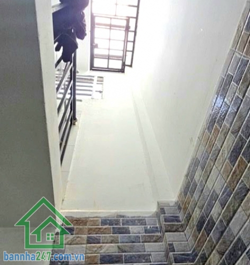 CHỈ 3.98 TỶ – HẺM XE HƠI NGUYỄN THỊ TRÀNG – NGANG 4M DÀI 15M – 3PN – GIÁ QUÁ TỐT  Vị trí đẹp tại Nguyễn Thị Tràng – Tân Thới Hiệp Ngay Bến Xe Buýt Hiệp Thành