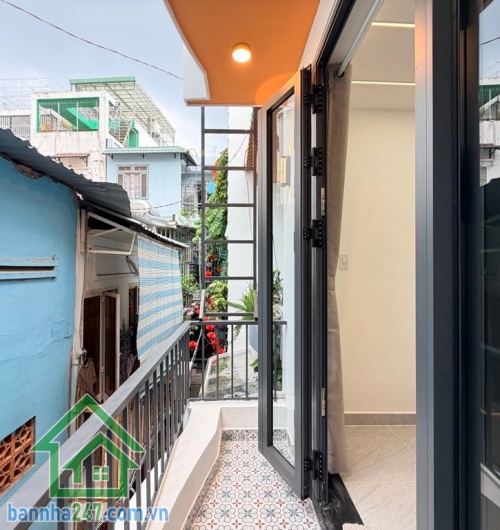 CHỈ 5,25 TỶ – DUY TÂN, PHÚ NHUẬN – KHU VIP CẦU KIỆU – 2 TẦNG - 3PN – 2WC  Nhà trung tâm hiếm bán – vị trí “kim cương” giáp Quận 1, Quận 3! Diện tích: 30m² (3 x 10)  Mob 0933144037
