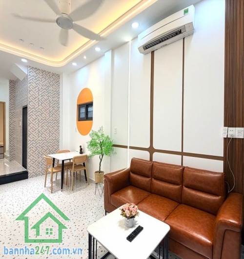 CHỈ 5,25 TỶ – DUY TÂN, PHÚ NHUẬN – KHU VIP CẦU KIỆU – 2 TẦNG - 3PN – 2WC  Nhà trung tâm hiếm bán – vị trí “kim cương” giáp Quận 1, Quận 3! Diện tích: 30m² (3 x 10)  Mob 0933144037