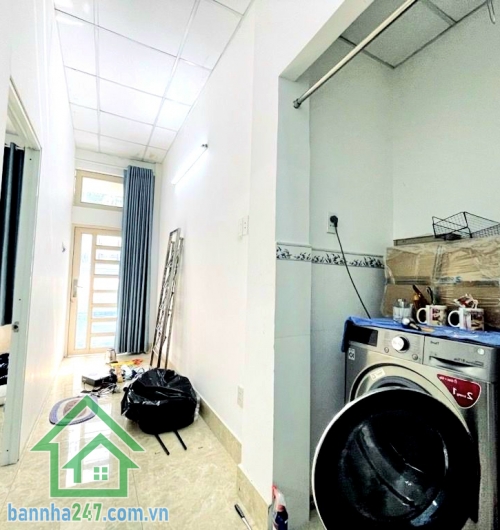 CHỈ 5,6 TỶ – HXH NHỰA – CÁCH 1 CĂN RA MT TRẦN VĂN QUANG - 2PN – 2WC Căn nhà vị trí “cực hiếm” – sát mặt tiền, hẻm xe hơi, giá mềm ngay trung tâm Tân Bình! 