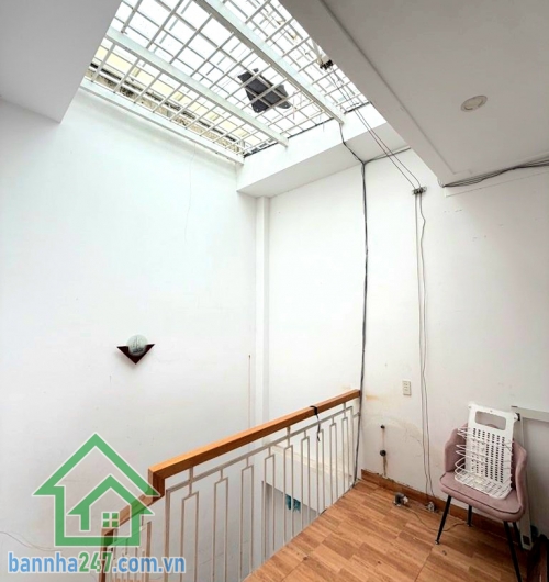 CHỈ 5.399 TỶ TL – HIẾM – SÁT MT THOẠI NGỌC HẦU – 3 TẦNG - DT: 46M² (4,5 X 10)M - 3PN - 2WC  Cách 20m ra hẻm ô tô 50m ra mặt tiền Thoại Ngọc Hầu Gần Gần chung cư, siêu thị Go Phú Thạnh – tiện ích đầy đủ