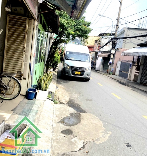 CHỈ 4,1 TỶ – NGUYỄN VĂN CÔBNG - GẦN BỆNH VIỆN 175 – ĐẤT ĐẸP TIỆN XÂY MỚI • Diện tích: 3,6m x 11m – vuông vức • Hiện trạng: Nhà cấp 4 • Tiện xây mới theo nhu cầu Vị trí cực thuận tiện 