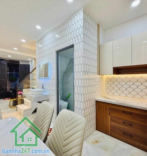 CHỈ 3,75 TỶ - NHÀ ĐẸP - QUANG TRUNG GÒ VẤP – H3G - 24M² – 2 TẦNG - 2PN 2WC * Diện tích: 24m² vuông vức * Kết cấu: 1 trệt 1 lầu * 2 PN– 2 WC