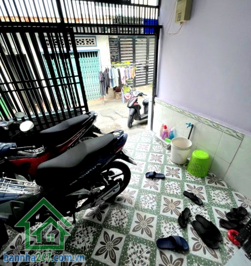 CHỈ 5 TỶ - HẺM XE HƠI - TRẦN THỊ TRỌNG - TÂN BÌNH Căn nhà gọn gàng, chắc chắn, phù hợp khách mua ở ngay hoặc khai thác cho thuê tại khu trung tâm. Diện tích: 39,4m²  Mob 0933144037