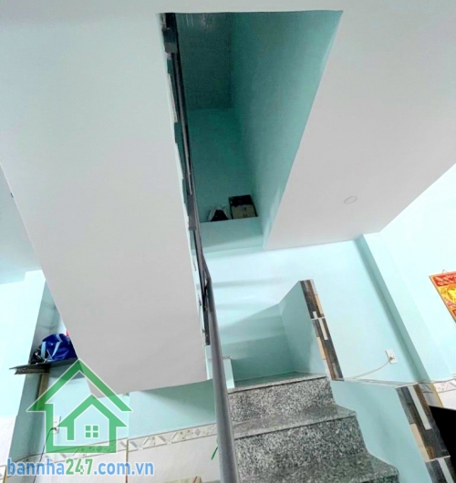 CHỈ 5 TỶ - HẺM XE HƠI - TRẦN THỊ TRỌNG - TÂN BÌNH Căn nhà gọn gàng, chắc chắn, phù hợp khách mua ở ngay hoặc khai thác cho thuê tại khu trung tâm. Diện tích: 39,4m²  Mob 0933144037