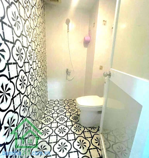 CHỈ 3,95 TỶ – CĂN HỘ BÀU CÁT 2 – TẦNG 11 – THANG MÁY – VIEW THOÁNG - 2PN - 3WC Thông tin căn hộ: • Diện tích: 60m² • Kết cấu: 2 phòng ngủ – 2 WC • Phòng khách, bếp, ban công thoáng mát • Nội thất đầy đủ – vào ở ngay