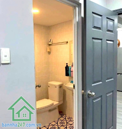 CHỈ 3,95 TỶ – CĂN HỘ CC BÀU CÁT 2 – TẦNG 11 THOÁNG MÁT – FULL NỘI THẤT – VÀO Ở NGAY  Chung cư Bàu Cát 2 – lô B – có thang máy Kế bên công viên, trường Lê Thị Hồng Gấm