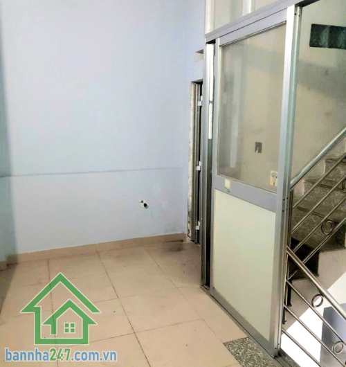 CHỈ 3,5 TỶ – TRUNG TÂM TÂN PHÚ DT: 21M² – 3 TẦNG + SÂN THƯỢNG – GẦN CHỢ TÂN PHÚ - 2PN - 3WC • Diện tích: 4m x 5,2m • Kết cấu: 1 trệt – 2 lầu – sân thượng 