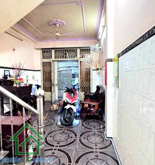 GIÁ 9,6 TỶ – MTKD NGUYỄN VĂN SĂNG – 4 TẦNG BTCT – KINH DOANH ĐỈNH - 4PN – 3WC  Vị trí đẹp – nhà chắc chắn – khai thác đa ngành nghề! Diện tích sử dụng: ~180m²