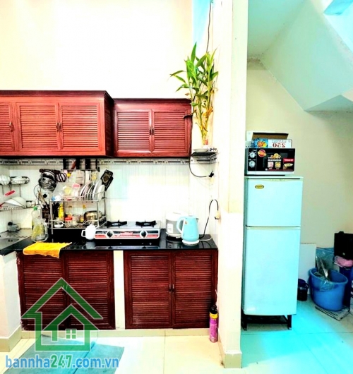 5,5 TỶ (TL) – HÀNG HIẾM TÂN BÌNH – Ô TÔ TỚI CỬA – NỞ HẬU 6M - 2PN - 2WC   Căn nhà nhỏ nhưng “cực có giá trị” – vị trí đẹp, nở hậu tài lộc, vừa ở vừa kinh doanh - Mob 0933144037