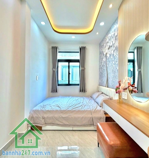 CHỈ 5,79 TỶ – PHAN XÍCH LONG – PHÚ NHUẬN – 3 TẦNG MỚI – SÁT Q1, Q3 - 3PN (có phòng ngủ trệt) – 2WC. Nhà đẹp trung tâm – sân thượng chill – vào ở là mê ngay! DTSD: 96m²