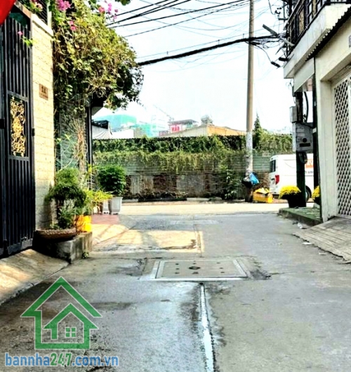 CHỈ 7,8 TỶ (TL) – PHAN HUY ÍCH – P. TÂN SƠN - HẺM 4M Ô TÔ ĐỖ CỬA – CÁCH MẶT TIỀN 1 CĂN – 4 TẦNG LỆCH - 3PN – 4WC Diện tích: 4 x 16,5m Công nhận: 65m² Kết cấu 4 tầng lệch đúc kiên cố - 3PN – 4WC (WC riêng từng phòng) Sân thượng trước sau. Sân để xe riêng. 