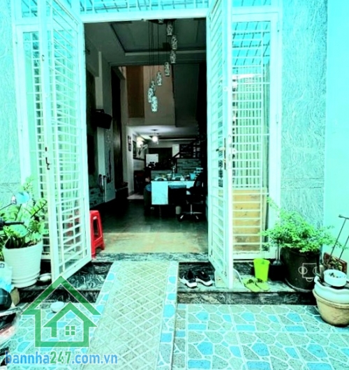 CHỈ 7,8 TỶ (TL) – PHAN HUY ÍCH – P. TÂN SƠN - HẺM 4M Ô TÔ ĐỖ CỬA – CÁCH MẶT TIỀN 1 CĂN – 4 TẦNG LỆCH - 3PN – 4WC Diện tích: 4 x 16,5m Công nhận: 65m² Kết cấu 4 tầng lệch đúc kiên cố - 3PN – 4WC (WC riêng từng phòng) Sân thượng trước sau. Sân để xe riêng. 
