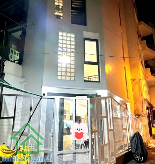 CHỈ 5,6 TỶ – CĂN GÓC HXH 6M – NHÀ 5 TẦNG – TRUNG TÂM QUẬN 6 - 2PN - 3WC  • Diện tích: 4m x 10m • Kết cấu: 1 trệt + 1 lửng + 2 lầu + sân thượng • Công năng: 2PN - 3WC