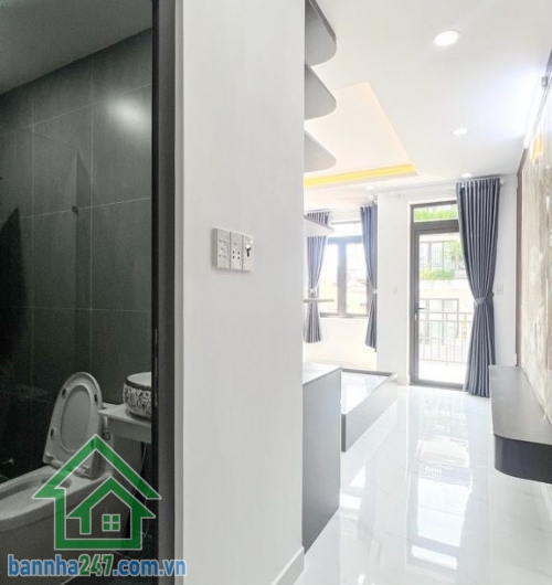 CHỈ 8,9 TỶ – SIÊU PHẨM 5 TẦNG CÓ THANG MÁY – GẦN TÔ HIỆU, ĐẦM SEN - HẺM 5M Ô TÔ NGỦ TRONG NHÀ – 66,4M² – 5PN 5WC Diện tích: 3.6/3.91 x 17.86m – 66,4m² Kết cấu: 1 trệt + 1 lửng + 3 lầu – đúc BTCT kiên cố. Công năng: 5PN – 5WC, 2 phòng khách, bếp, phòng thờ