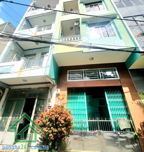 CHỈ 9,6 TỶ TL – HXH THÔNG – TRUNG TÂM QUẬN 11 – DÒNG TIỀN ỔN ĐỊNH - 7 PN 4 WC • Diện tích: 3.7m x 12m • Diện tích sử dụng: ~143m² • Kết cấu: 1 trệt – 3 lầu BTCT • Công năng: 7 PN – 4 WC • Có giếng trời lớn giữa nhà, thoáng sáng tự nhiên • Nhà đang cho thu