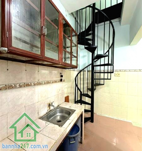 CHỈ 2,7 TỶ – NHÀ TRUNG TÂM TÂN BÌNH – PHẠM VĂN HAI – SÁT NHÀ THỜ VINH SƠN – 2 TẦNG 2PN  Vị trí cực đẹp ngay Phạm Văn Hai – trung tâm Tân Bình Sát Nhà Thờ Vinh Sơn
