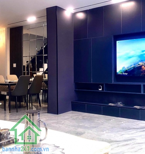 HXH TRUNG TÂM TÂN BÌNH – 3 TẦNG – 57M² – CHỈ 7,95 TỶ  Căn nhà diện tích lớn – vị trí trung tâm – phù hợp ở hoặc đầu tư lâu dài! Diện tích: 57m² – rộng rãi, dễ bố trí. Kết cấu: 3 tầng (1 trệt 2 lầu). Công năng: 3PN (có thể tách thành 4PN) – 4WC – phòng khá