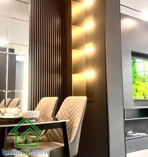 HXH TRUNG TÂM TÂN BÌNH – 3 TẦNG – 57M² – CHỈ 7,95 TỶ  Căn nhà diện tích lớn – vị trí trung tâm – phù hợp ở hoặc đầu tư lâu dài! Diện tích: 57m² – rộng rãi, dễ bố trí. Kết cấu: 3 tầng (1 trệt 2 lầu). Công năng: 3PN (có thể tách thành 4PN) – 4WC – phòng khá