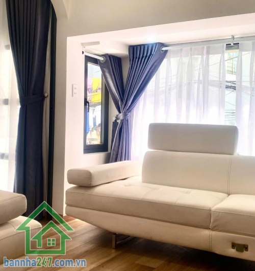HXH TRUNG TÂM TÂN BÌNH – 3 TẦNG – 57M² – CHỈ 7,95 TỶ  Căn nhà diện tích lớn – vị trí trung tâm – phù hợp ở hoặc đầu tư lâu dài! Diện tích: 57m² – rộng rãi, dễ bố trí. Kết cấu: 3 tầng (1 trệt 2 lầu). Công năng: 3PN (có thể tách thành 4PN) – 4WC – phòng khá