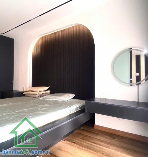 HXH TRUNG TÂM TÂN BÌNH – 3 TẦNG – 57M² – CHỈ 7,95 TỶ  Căn nhà diện tích lớn – vị trí trung tâm – phù hợp ở hoặc đầu tư lâu dài! Diện tích: 57m² – rộng rãi, dễ bố trí. Kết cấu: 3 tầng (1 trệt 2 lầu). Công năng: 3PN (có thể tách thành 4PN) – 4WC – phòng khá