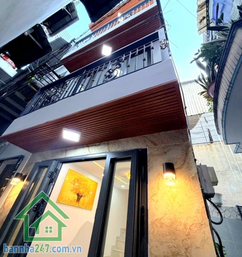 CHỈ 2,35 TỶ - NHÀ LŨY BÁN BÍCH – NHÀ MỚI 3 TẦNG – FULL NỘI THẤT - 2PN - 3WC Nhà mới đẹp, dọn vào ở ngay Vị trí: Lũy Bán Bích, Quận Tân Phú – giáp Quận 11, Quận 6 DTSD: 52m² – 3 tầng kiên cố. Kết cấu: 1 trệt 2 lầu - 2PN rộng rãi – 3WC riêng biệt