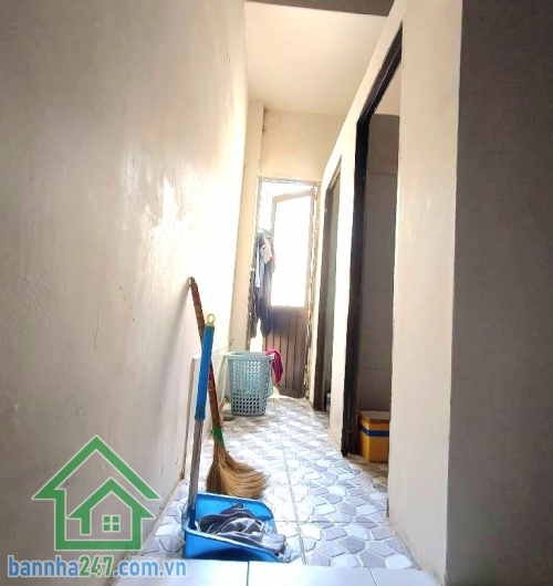 CHỈ 3.1 TỶ – TRƯỜNG CHINH – TRUNG TÂM TÂN BÌNH – HẺM KIA MORNING TỚI NHÀ – SẴN DÒNG TIỀN 5TR/THÁNG  Vị trí siêu đẹp ngay trung tâm đường Trường Chinh. Gần Giáo xứ Tân Việt – khu dân cư đông đúc, tiện ích không thiếu thứ gì 