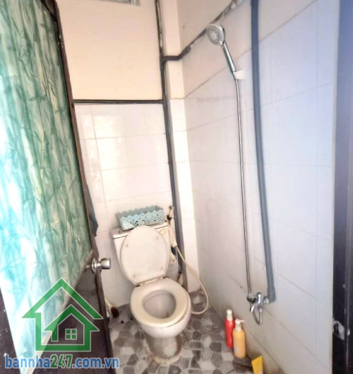 CHỈ 3.1 TỶ – TRƯỜNG CHINH – TRUNG TÂM TÂN BÌNH – HẺM KIA MORNING TỚI NHÀ – SẴN DÒNG TIỀN 5TR/THÁNG  Vị trí siêu đẹp ngay trung tâm đường Trường Chinh. Gần Giáo xứ Tân Việt – khu dân cư đông đúc, tiện ích không thiếu thứ gì 