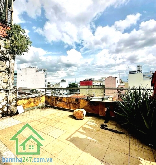 CHỈ 7,9 TỶ – SÁT MT PHAN VĂN TRỊ – 4 TẦNG – DT: 45M² (6x 7,5) - 5PN - 4WC Nhà rộng – vị trí đẹp – có dòng tiền sẵn! Diện tích: 45m² (6 × 7.5m) – sổ vuông vức