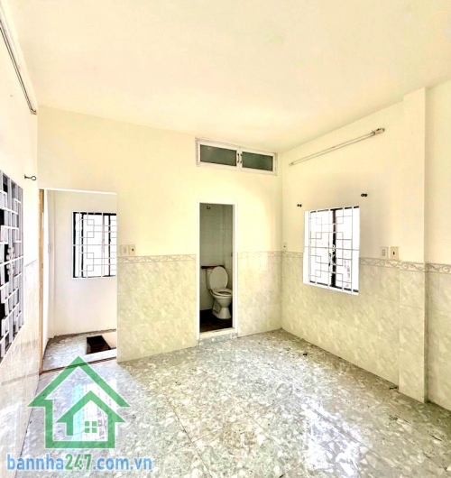 CHỈ 4,35 TỶ – TRUNG TÂM Q.10 – 4 TẦNG – 3PN 4WC – NỞ HẬU Căn nhà hiếm khu lõi Quận 10 – vị trí vàng – giá cực tốt! Diện tích: 21m² (3.2 × 7m) – nở hậu nhẹ  Mob 0933144037