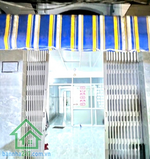 CHỈ 8,5 TỶ – CƯ XÁ PHÚ THỌ HÒA – HXH – 5PN – Ở & KINH DOANH ĐỈNH - 5 PN – 5 WC • Diện tích: 67m² • Kết cấu: 1 trệt – 2 lầu – sân thượng • Công năng: 5 PN – 5WC