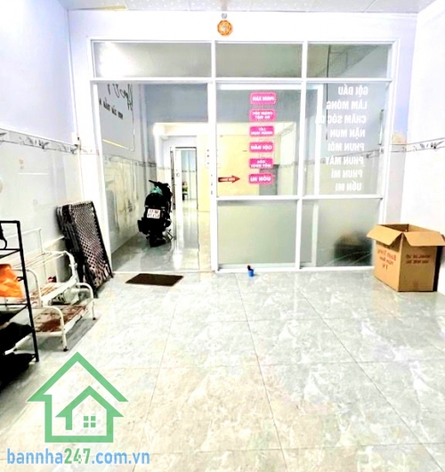 CHỈ 8,5 TỶ – CƯ XÁ PHÚ THỌ HÒA – HXH – 5PN – Ở & KINH DOANH ĐỈNH - 5 PN – 5 WC • Diện tích: 67m² • Kết cấu: 1 trệt – 2 lầu – sân thượng • Công năng: 5 PN – 5WC