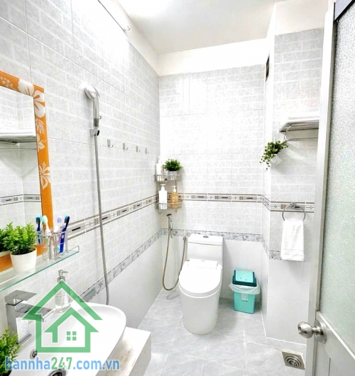 CHỈ 6,25 TỶ - BÌNH TRỊ ĐÔNG - NHÀ ĐẸP - HẺM THÔNG - DT: (4,1 x 14) NỞ HẬU 4,6M - 4 TẦNG KIÊN CỐ - 4 PN, 3 WC 
