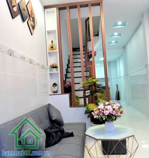 CHỈ 3,9 TỶ – TRUNG TÂM QUẬN 3 – GẦN CMT8 – NHÀ ĐẸP Ở NGAY - 2PN – 2WC Căn nhà “mơ ước” giữa trung tâm – giá hiếm – cực kỳ đáng xuống tiền! Diện tích: 34m² Mob 0933 144 037