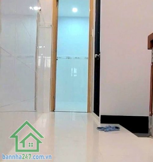 CHỈ 3,9 TỶ – TRUNG TÂM QUẬN 3 – GẦN CMT8 – NHÀ ĐẸP Ở NGAY - 2PN – 2WC Căn nhà “mơ ước” giữa trung tâm – giá hiếm – cực kỳ đáng xuống tiền! Diện tích: 34m² Mob 0933 144 037