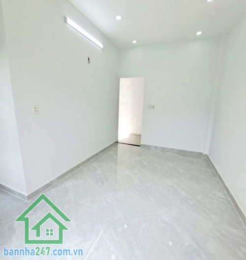 CHỈ 4,99 TỶ – LÊ VĂN QUỚI – NGAY NGÃ 4 BỐN XÃ - HẺM XE HƠI 4M THÔNG – GIÁP TÂN PHÚ – NHÀ MỚI Ở NGAY - 3PN - 2WC Diện tích: 4 x 10m – 40m² Kết cấu: 1 trệt + 1 lầu - 3PN - 2WC